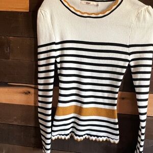 New with tags perfect fall sweater L